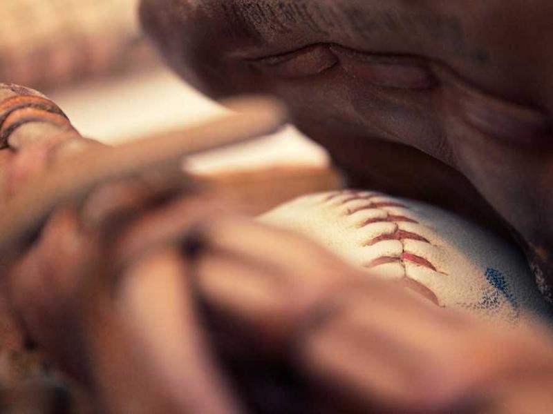 Robootika kohtab ilusat südametunnistust: Este Medical Group esitleb roboti käsul DHI-sulgnevad lokkude taastamise võimalused Birminghames.